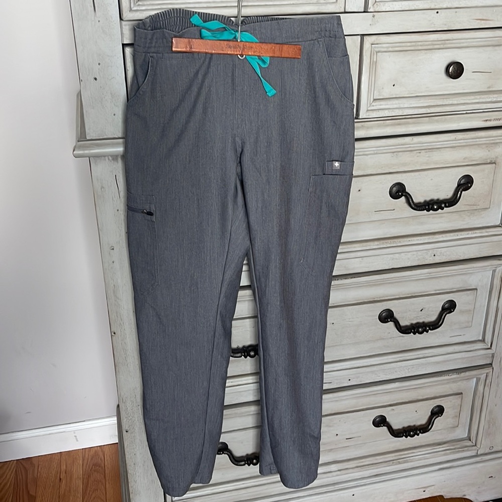 FIGS Yola Skinny Scrub Pant Graphite Petite
